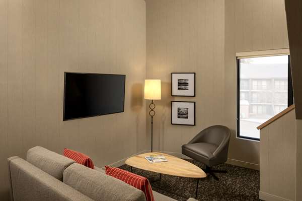 Suite - Peaks Hotel & Suites Downtown Banff