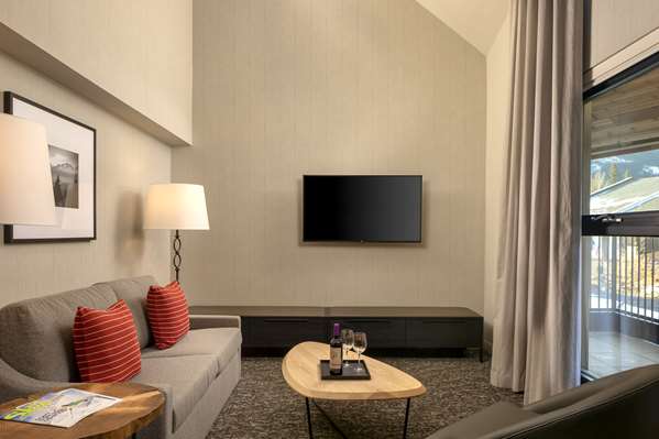 Suite - Peaks Hotel & Suites Downtown Banff