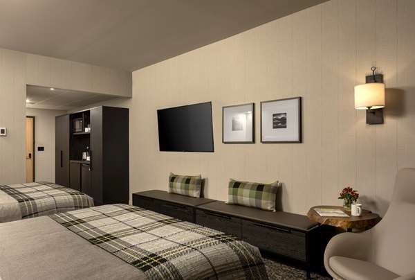 Suite - Peaks Hotel & Suites Downtown Banff