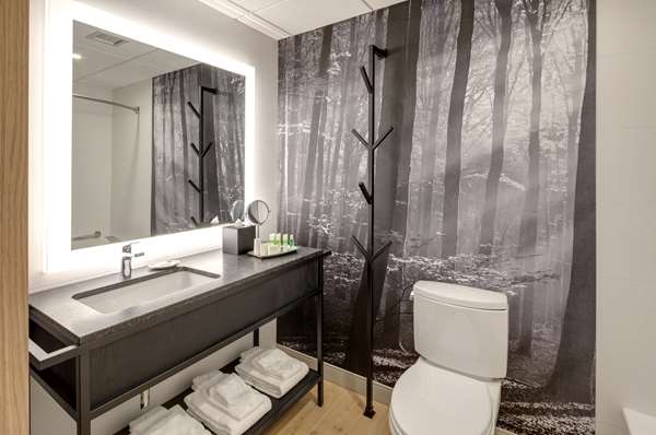 Suite - Peaks Hotel & Suites Downtown Banff