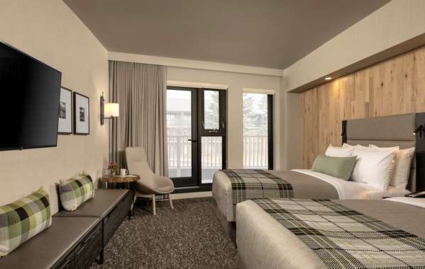 Suite - Peaks Hotel & Suites Downtown Banff