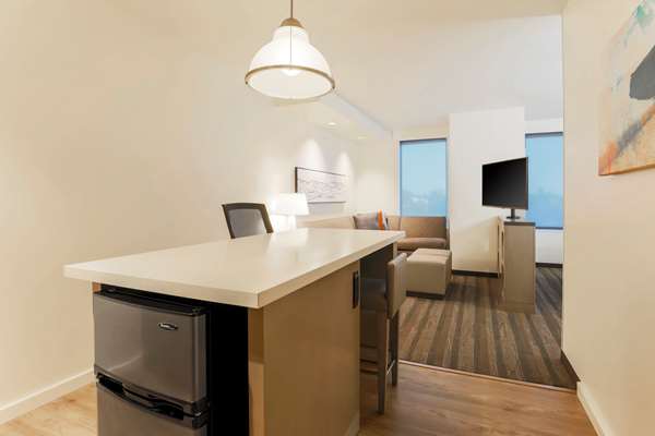 Suite - Hyatt House Hotel Davis - I-80, Exit 72