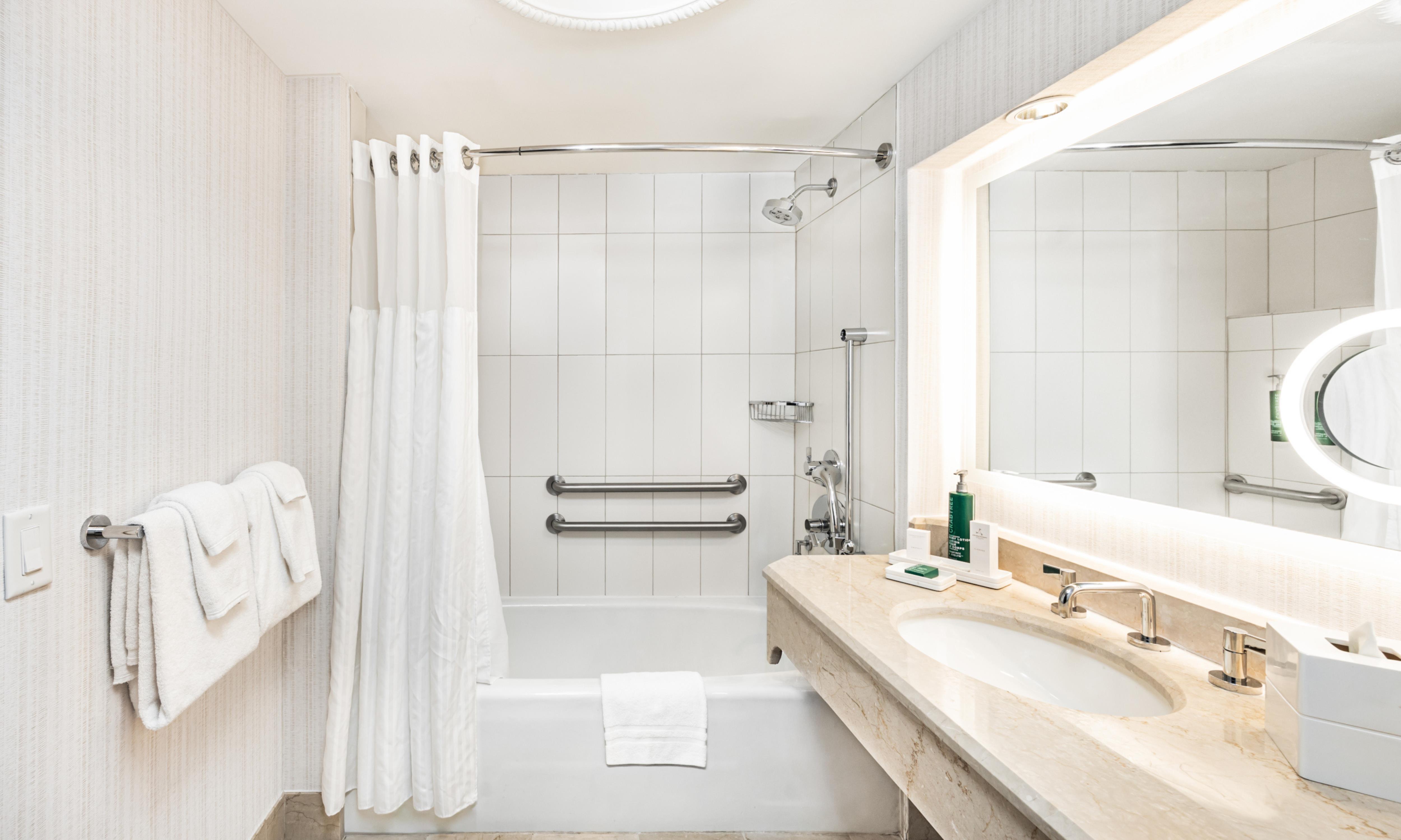 Hilton Washington DC Capitol Hill Room Type - 1 KG MOB ACC TUB