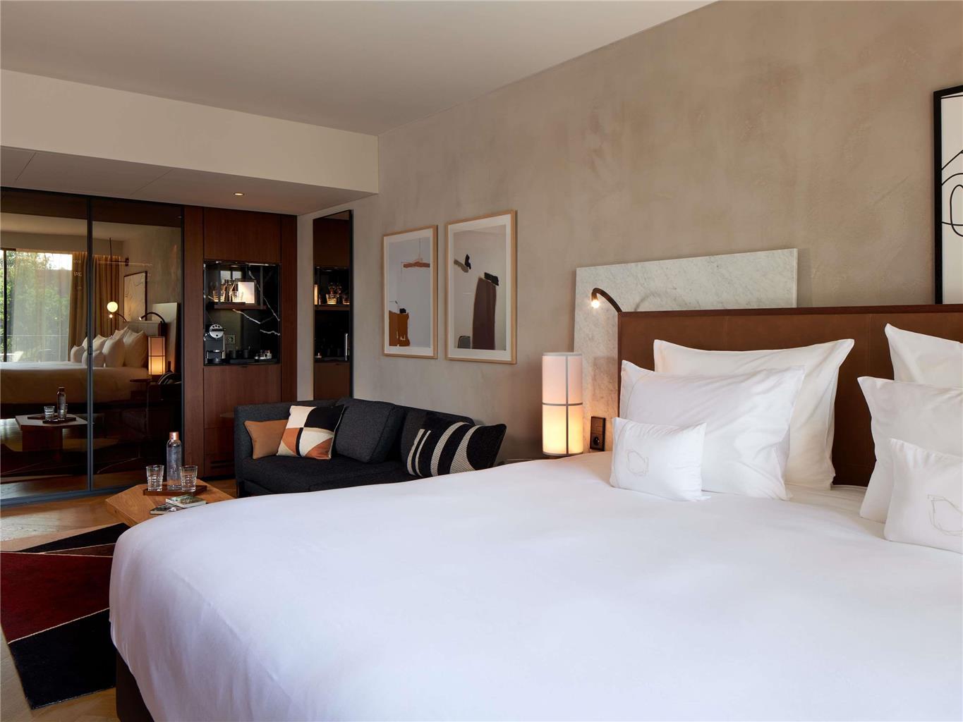 Guest photo