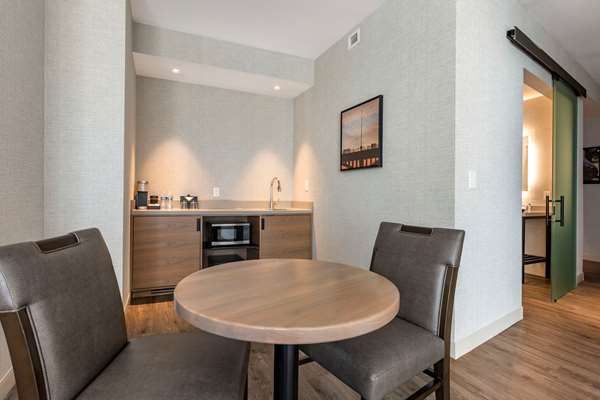 Suite - Cambria Hotel Airport Austin