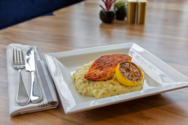 Restaurant - Cambria Hotel Airport Austin