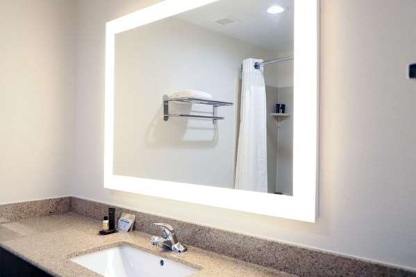  - Wingate by Wyndham Ridgeland - I-55, Exit 103