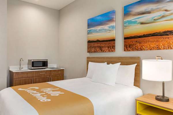 Suite - Days Inn & Suites Greater Tomball