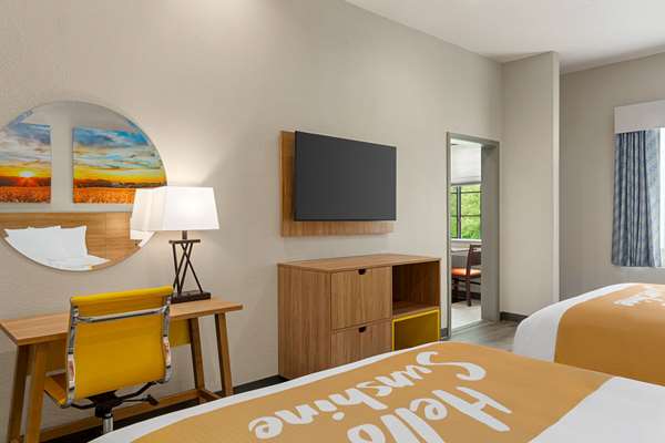 Suite - Days Inn & Suites Greater Tomball