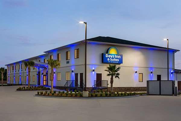 Exterior view - Days Inn & Suites Greater Tomball