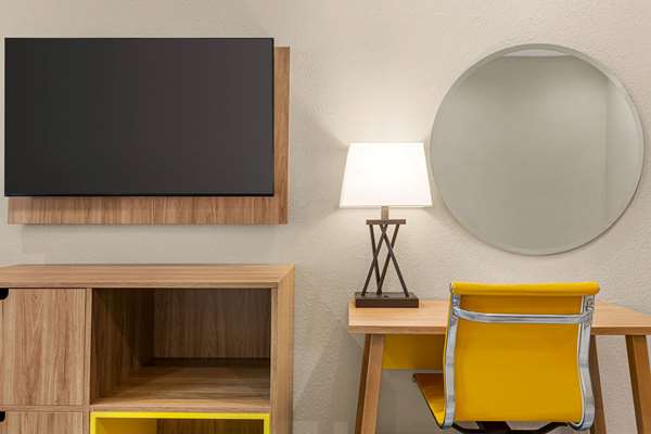  - Days Inn & Suites Greater Tomball