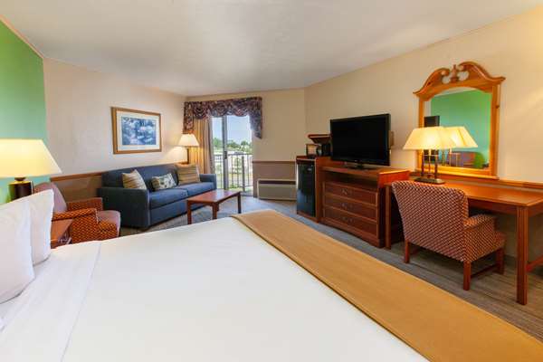 1 King Bed, Non-Smoking, Top Floor, Balcony, Bayview, Microwave And Refrigerator, Full Breakfast