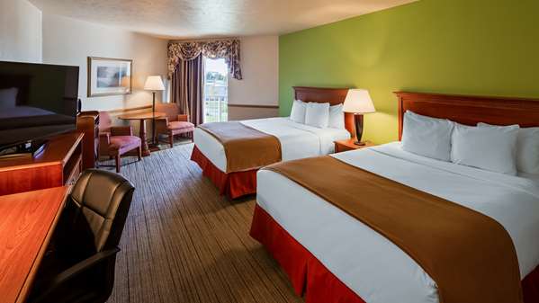 2 Queen Beds, Non-Smoking, Balcony, Desk, Microwave And Refrigerator, Full Breakfast