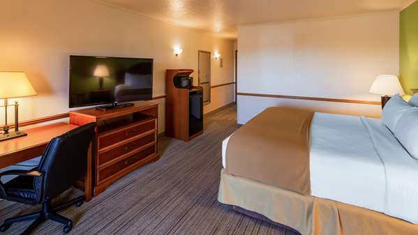 1 King Bed, Non-Smoking, Top Floor, Balcony, Bayview, Microwave And Refrigerator, Full Breakfast