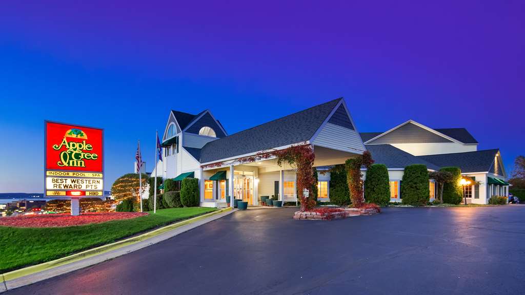 Apple Tree Inn SureStay Collection by BW