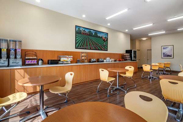 Amenities - Econo Lodge Inn & Suites Kelowna