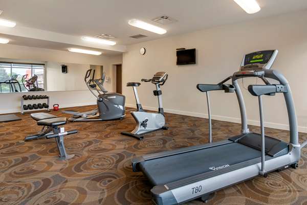 Fitness/ Exercise Room - Econo Lodge Inn & Suites Kelowna