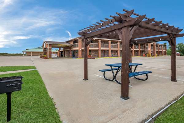  - SureStay Hotel by Best Western Rockdale