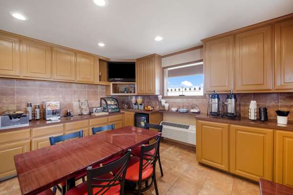 Amenities - SureStay Hotel by Best Western Rockdale