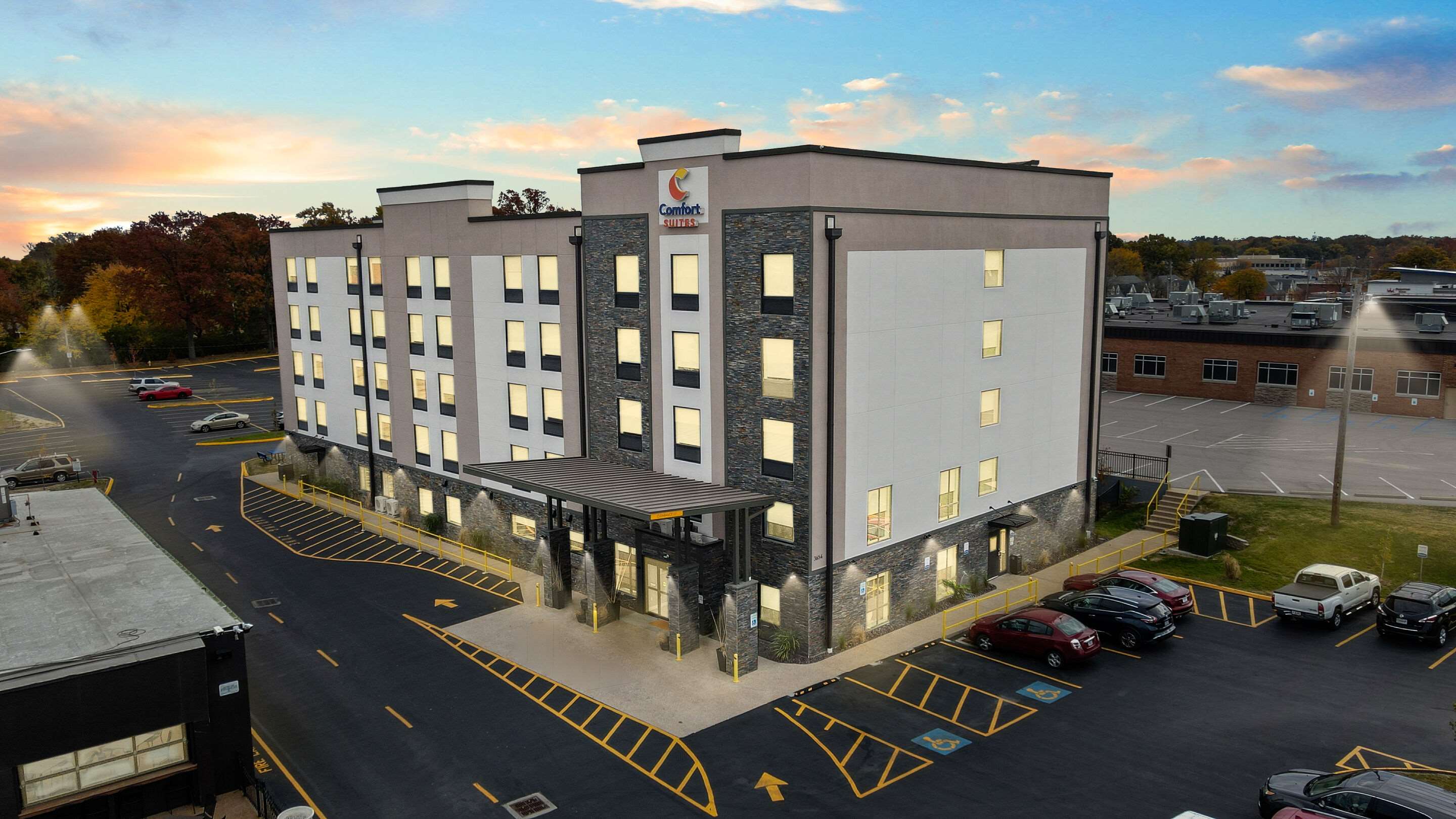 Hotel exterior | Comfort Suites St. Louis - Sunset Hills