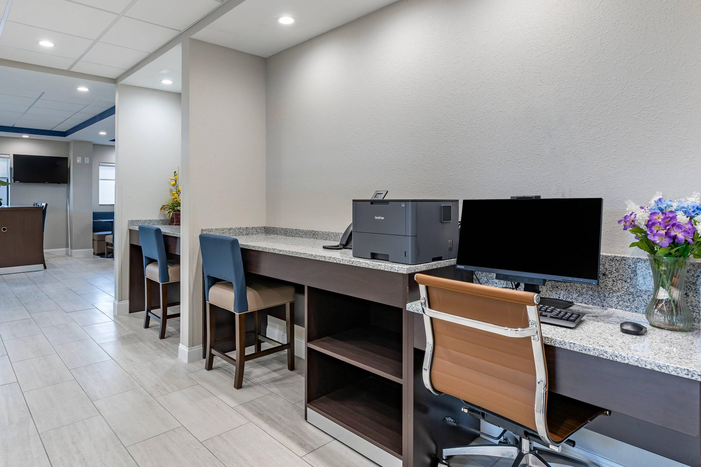 Business center | Comfort Suites St. Louis - Sunset Hills