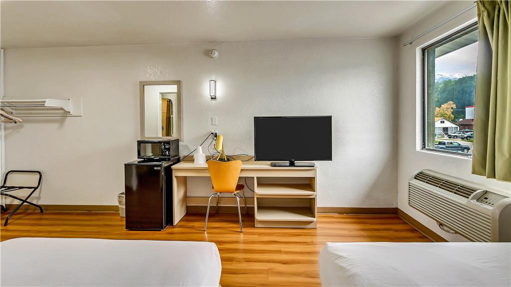 MOTEL 6 OGDEN UT- DOWNTOWN-guestroom-Guest Room,On-Site.jpg