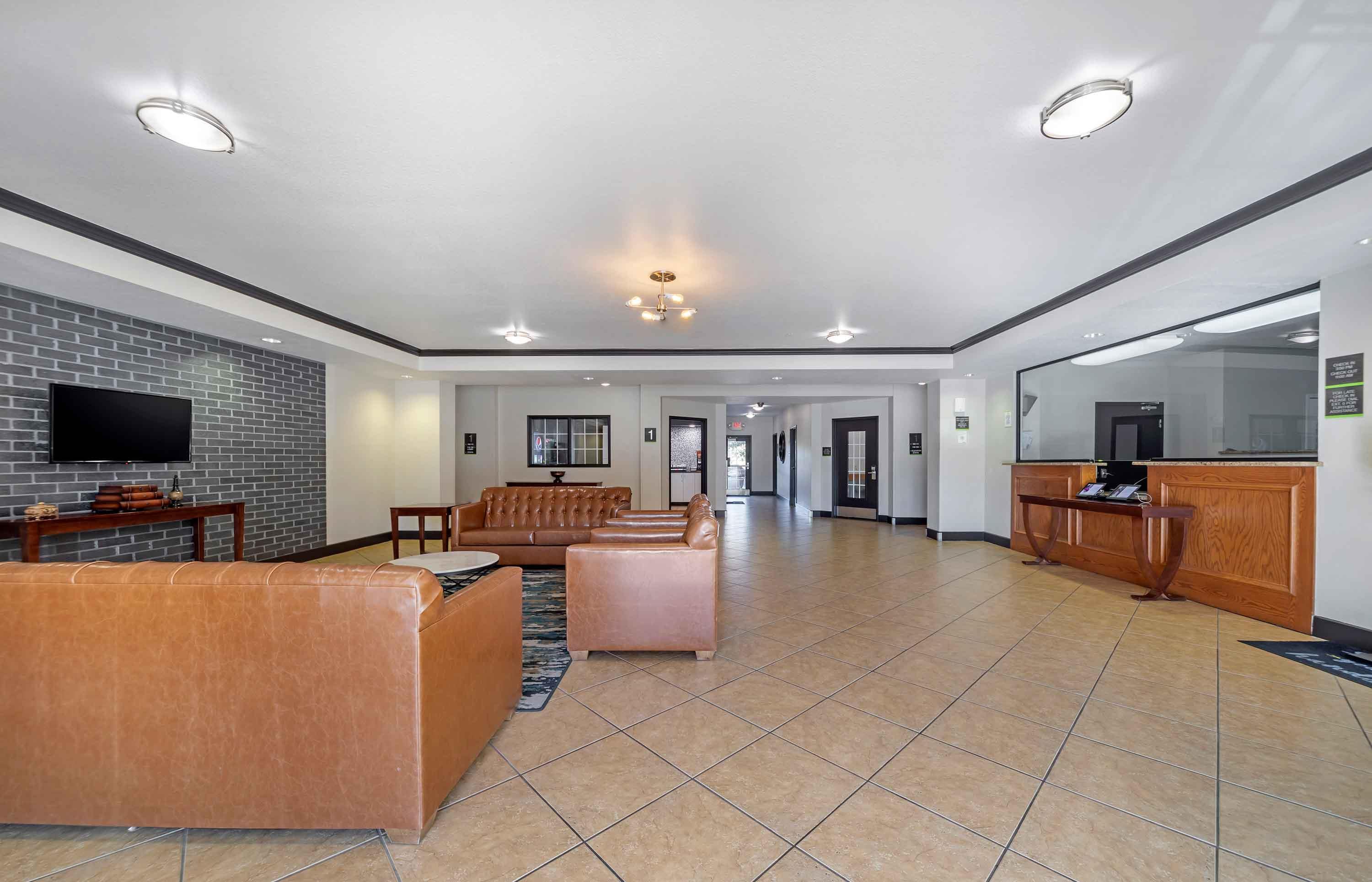 Lobby and Guest Check-in