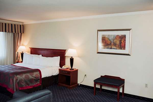  - Ramada Hotel Yakima - I-82, Exit 33