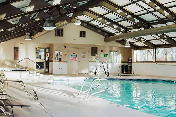 Pool - Ramada Hotel Yakima - I-82, Exit 33