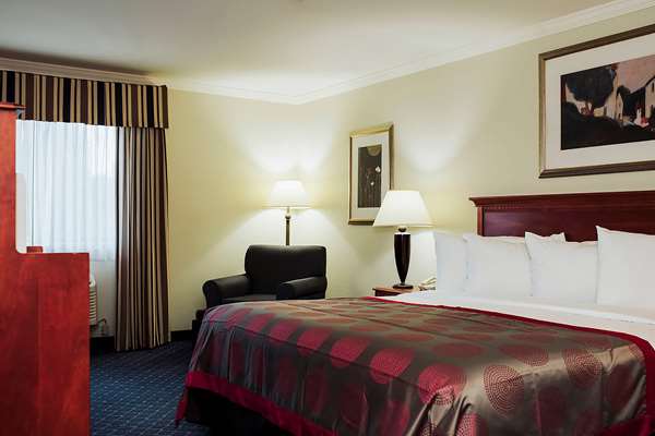  - Ramada Hotel Yakima - I-82, Exit 33