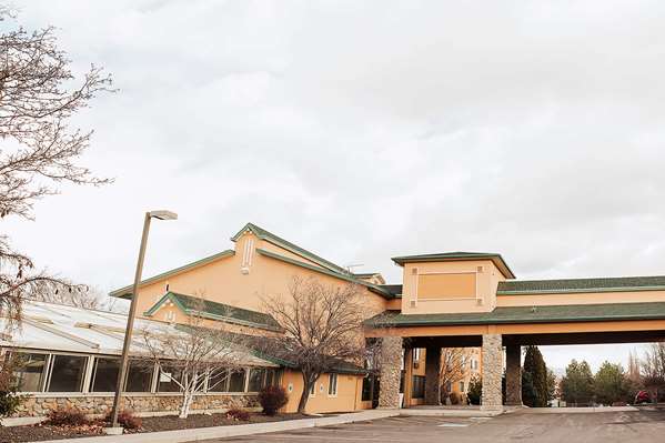 Exterior view - Ramada Hotel Yakima - I-82, Exit 33