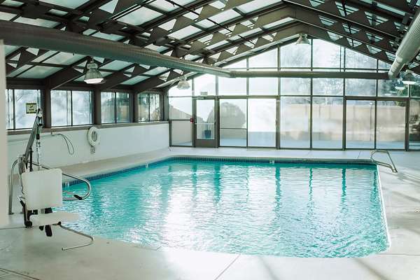 Pool - Ramada Hotel Yakima - I-82, Exit 33