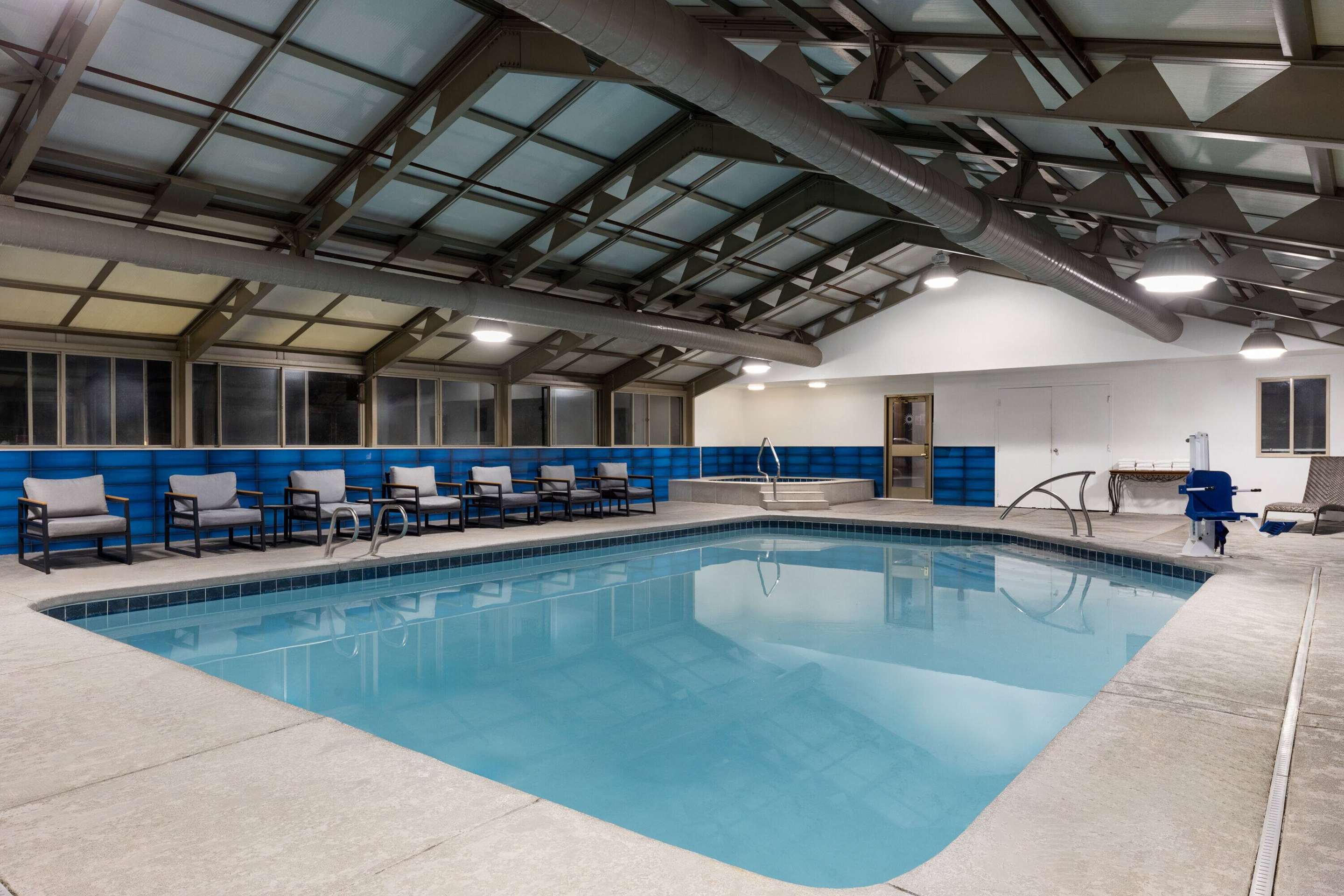 Pool - indoor