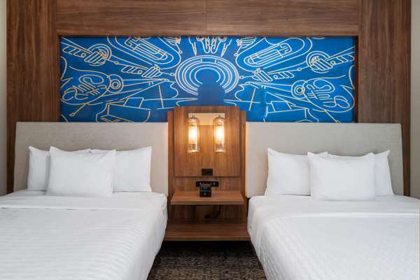  - La Quinta Inn & Suites Downtown Nashville - I-24, Exit 49