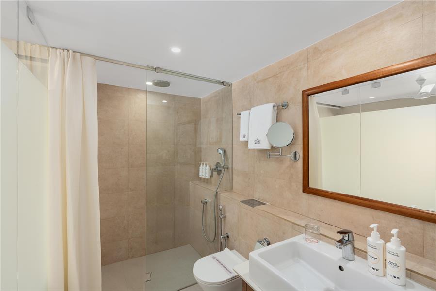 Guest Room,Bathroom,Suite,On-Site