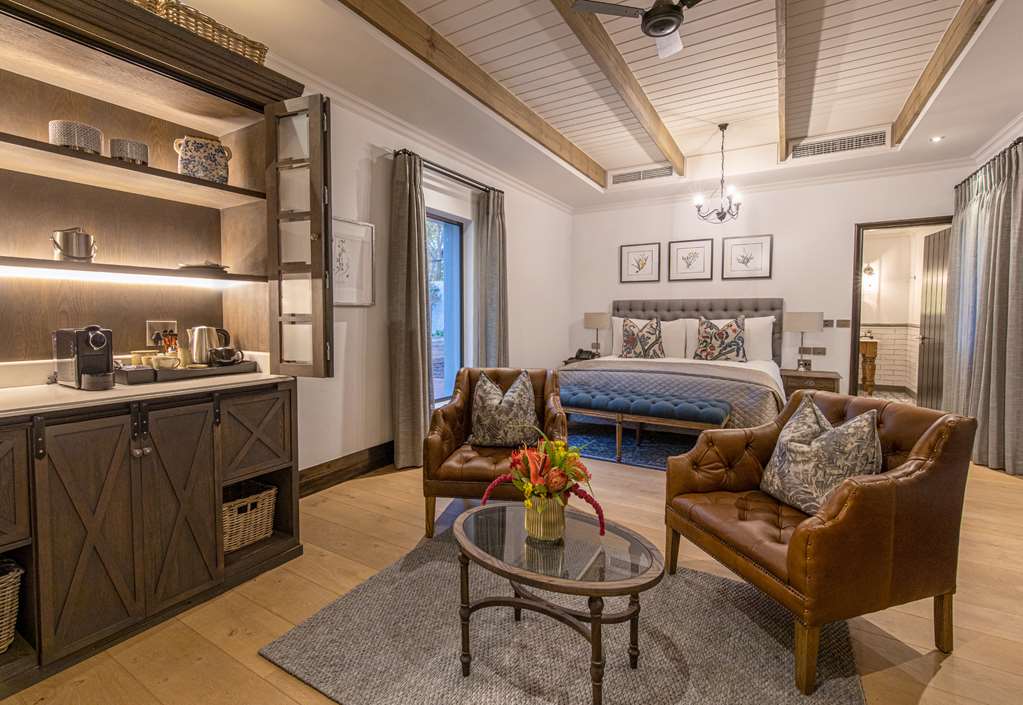 SOUTHERN SUN DE WAGEN-guestroom-Guest Room,Guest Room Amenity,Kitchen/Kitchenette,On-Site.jpg