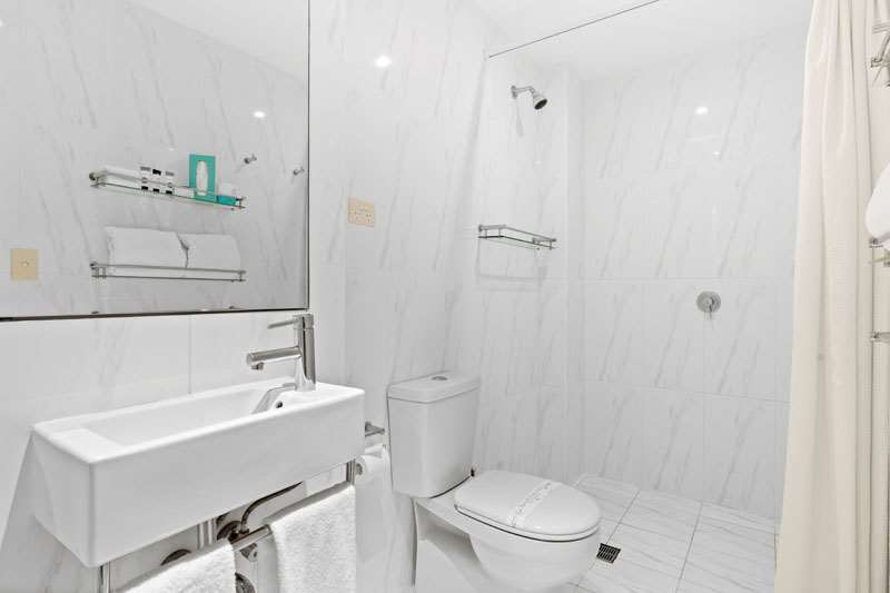 SYDNEY POTTS POINT CENTRAL-guestroom-Guest Room,Bathroom,On-Site.jpg