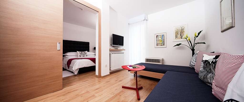 WATERMAN SVPETRVS RESORT-guestroom-Guest Room,Suite,On-Site.jpg