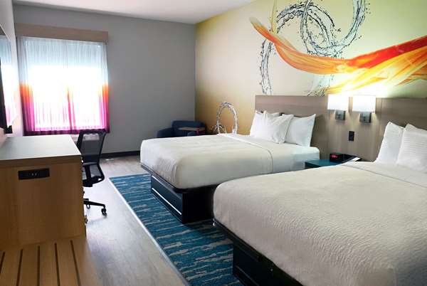  - La Quinta Inn & Suites near SeaWorld San Antonio