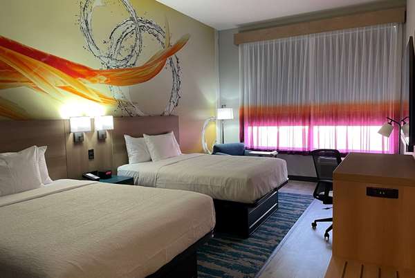  - La Quinta Inn & Suites near SeaWorld San Antonio
