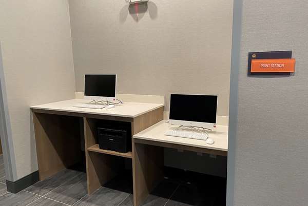 Conference Area - La Quinta Inn & Suites near SeaWorld San Antonio