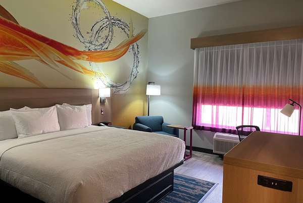  - La Quinta Inn & Suites near SeaWorld San Antonio
