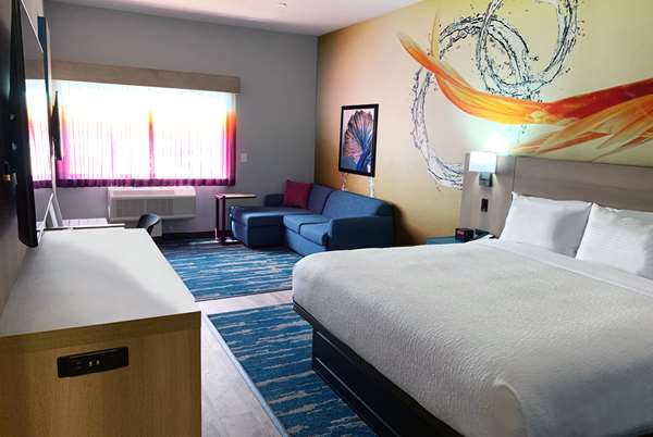  - La Quinta Inn & Suites near SeaWorld San Antonio