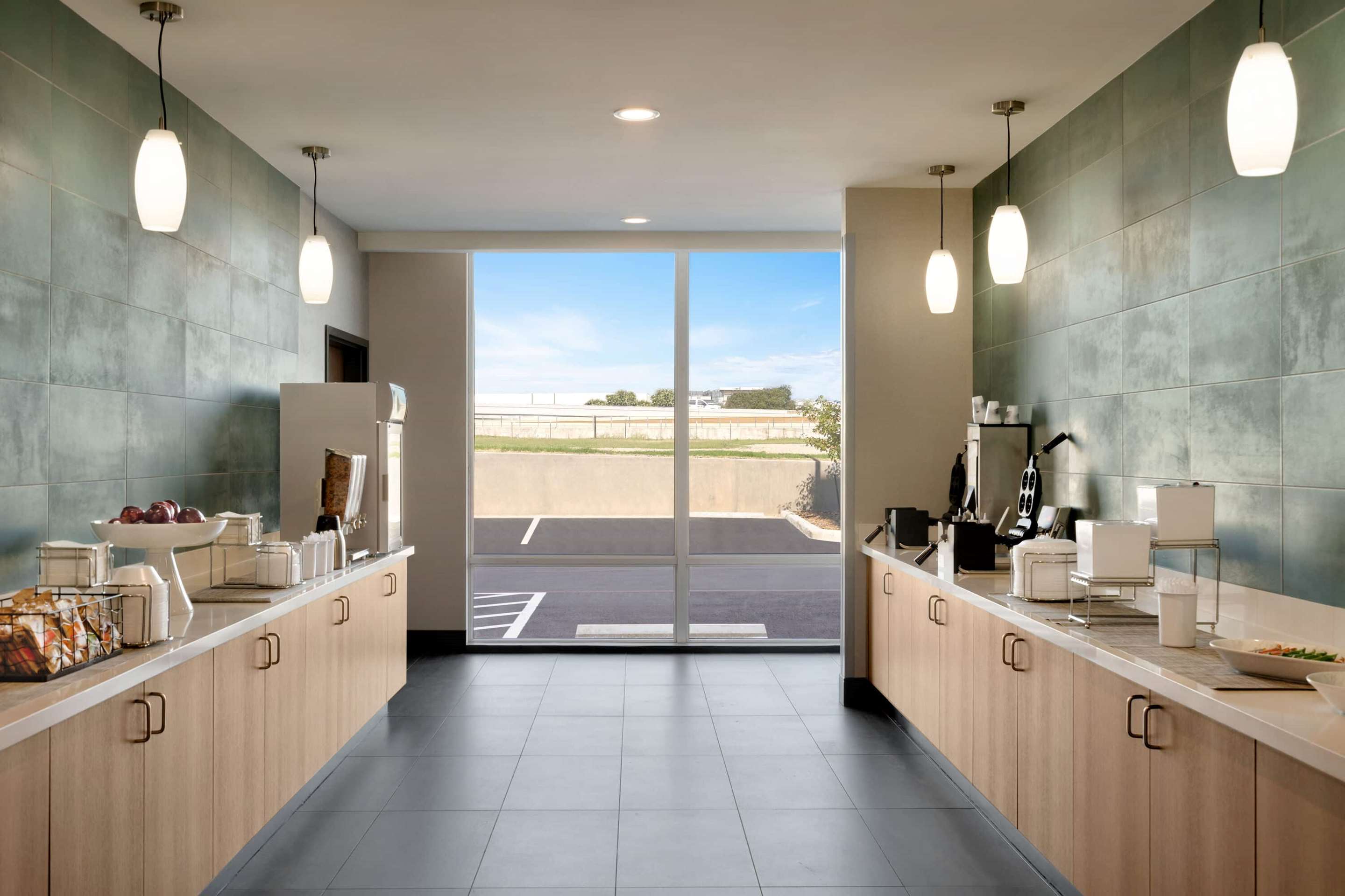Property amenity | La Quinta Inn & Suites by Wyndham San Antonio Seaworld/LAFB