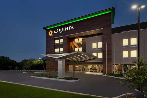 Exterior view - La Quinta Inn & Suites near SeaWorld San Antonio