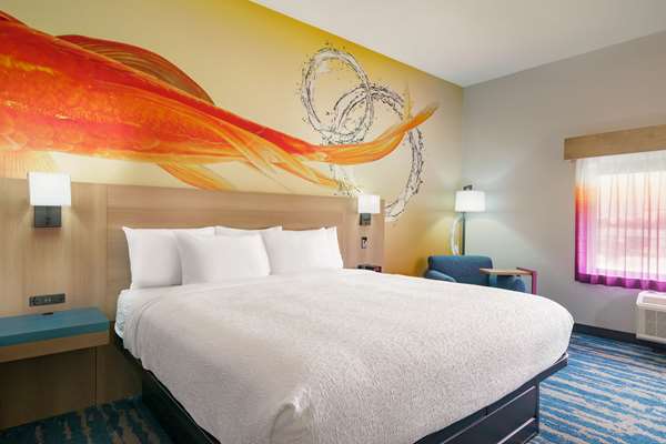  - La Quinta Inn & Suites near SeaWorld San Antonio