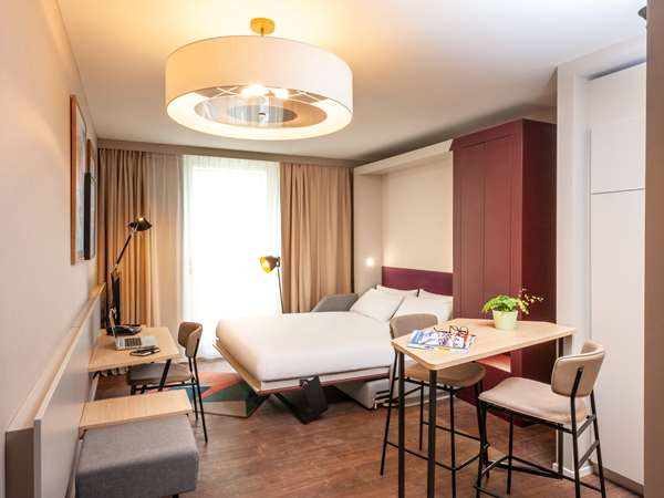 Apartment with a bedroom sleeping 4