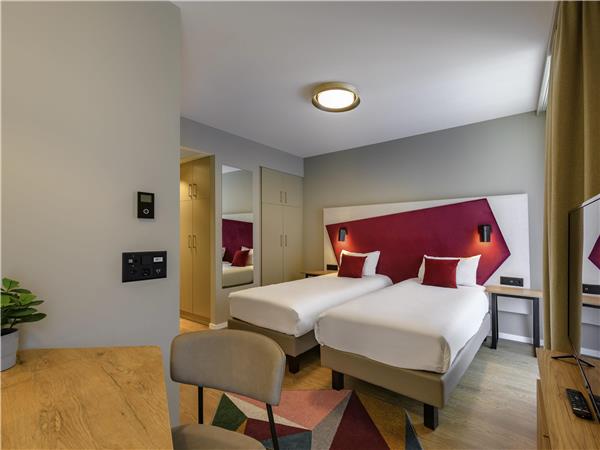 Studio for 2 with single beds