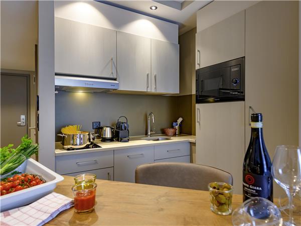 Studio for 2 with single beds