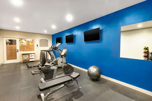Fitness/ Exercise Room - Microtel Inn & Suites by Wyndham Farmington
